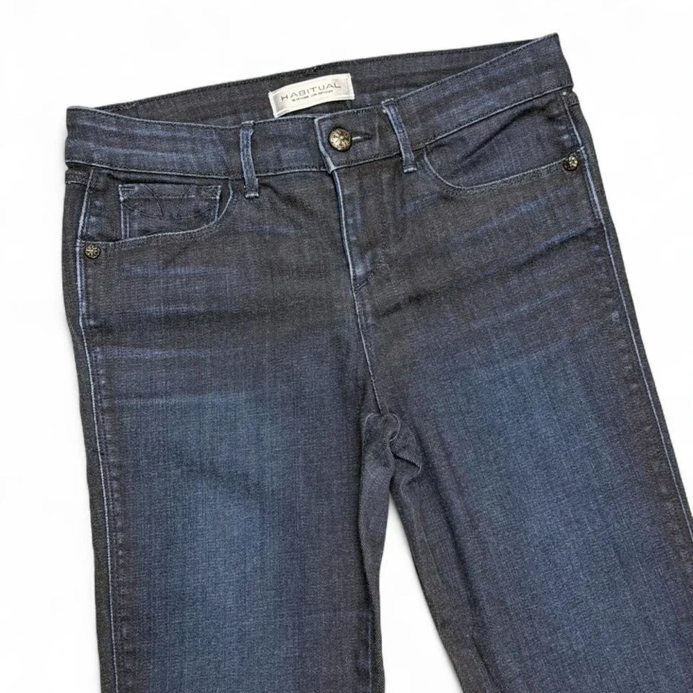 Habitual dark wash low rise skinny leg jeans - size 26